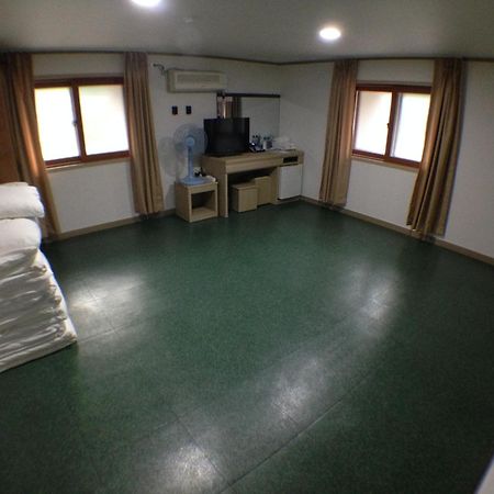 Suanbo Saipan Hot Spring Hotel Chungju Værelse billede